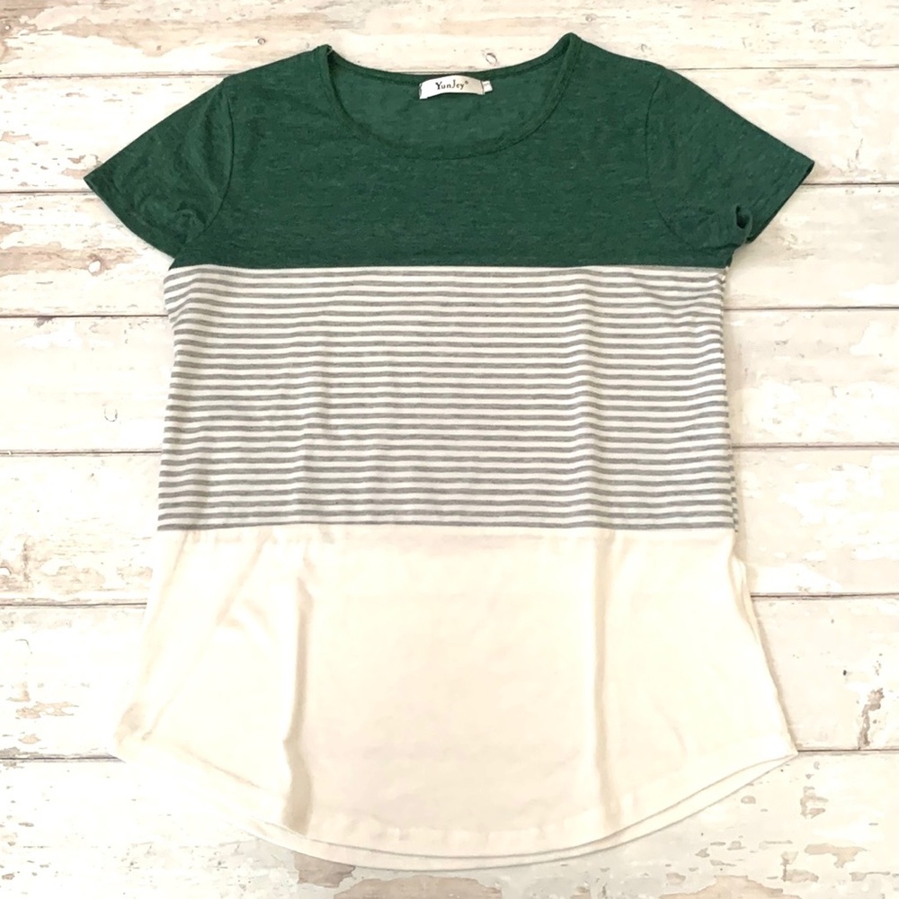 Women’s S/M Basic Crewneck Tee Short Sleeve Shirt Size Small Green Gray White